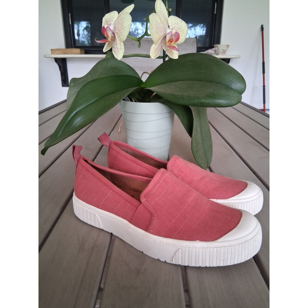 ZODIAC Women's Rasberry Ciara Round-Toe Slip-On Low Platform Sneakers SZ 7 SB5/6